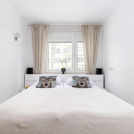 Apartment Jasny I Przytulny Blisko Krupowek By Renters